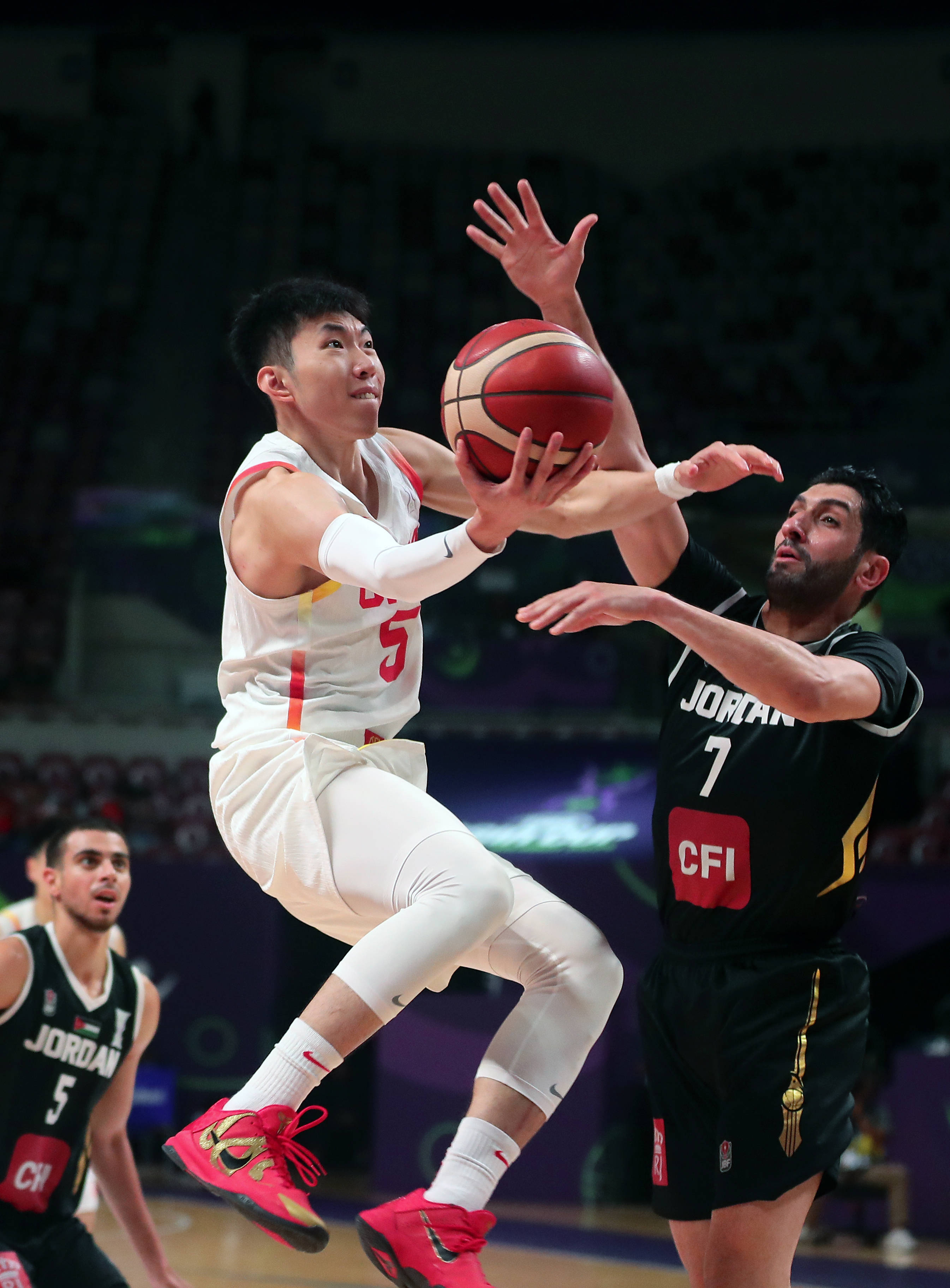 篮球赛季结束,球队备战新赛季重建了吗