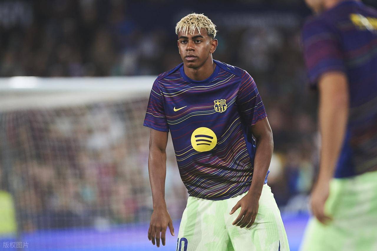 欧博官网-青年队足球